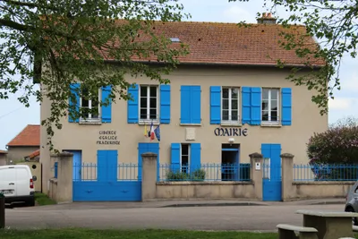 Sillegny Town Hall